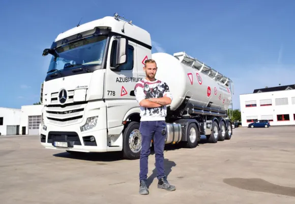 Sievert bietet mit Azubi-Truck Ausbildung auf höchstem Niveau Bild: Sievert bietet mit Azubi-Truck Ausbildung auf höchstem Niveau