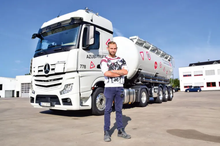 Bild: Sievert bietet mit Azubi-Truck Ausbildung auf höchstem Niveau