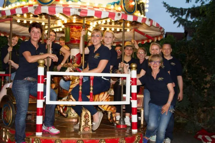 4.000 Euro Tombola-Erlös aus Jubiläumsfeier an Kahler Caritas übergeben Bild: 4.000 Euro Tombola-Erlös aus Jubiläumsfeier an Kahler Caritas übergeben