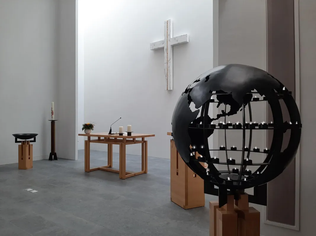 Der Weltkugelleuchter in der Genezareth-Kirche in Aachen