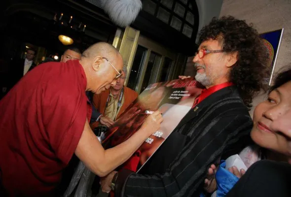 Bild: Ehrung - Seine Heiligkeit, der Dalai Lama, im „Signs of Fame“ Deutschland
