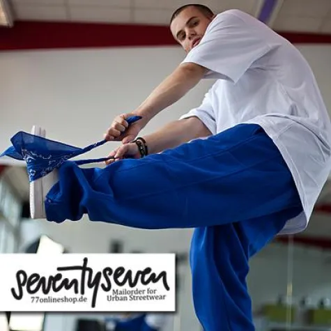 Bild: Internationaler Jogginghosentag 2012- der 77onlineshop feiert den Tag der Jogginghose