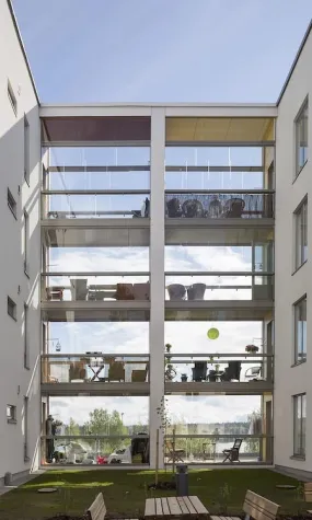 Bild: Ganzglas- und Aluminiumstabgeländer von Lumon