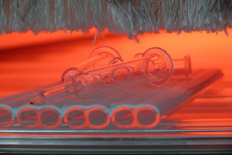 Bild: Innovative MAX Infrarot-Öfen tempern Glas fünfmal schneller