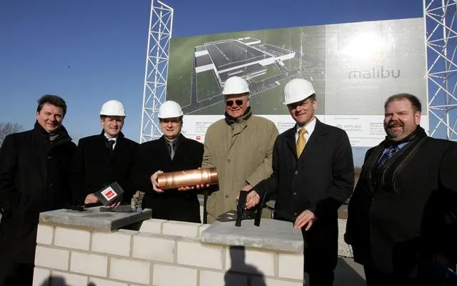 Grundstein für Solarmodul-Produktion in Sachsen-Anhalt gelegt Bild: Grundstein für Solarmodul-Produktion in Sachsen-Anhalt gelegt
