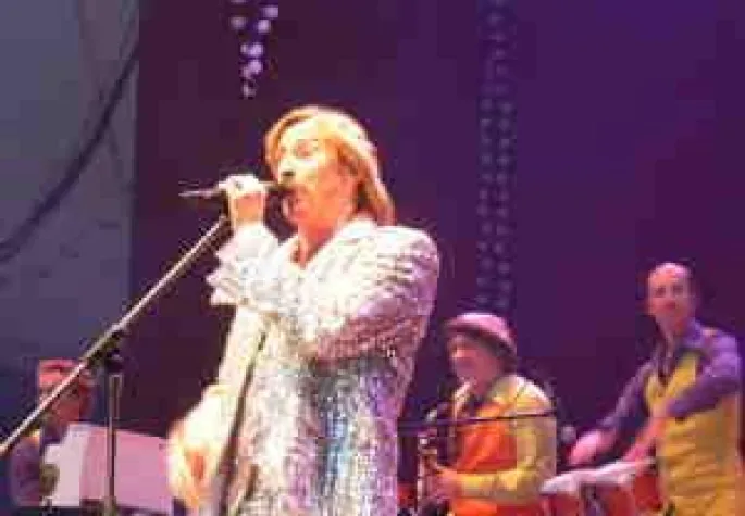 Party mit Dieter Thomas Kuhn in der Waldbühne Bild: Party mit Dieter Thomas Kuhn in der Waldbühne