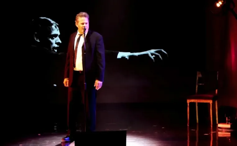 Bild: ERSTMALS AUF DEUTSCH: JACQUES BRELS LEGENDÄRES ABSCHIEDSKONZERT AUF DER BÜHNE DES SCHLOSSPARK THEATERS