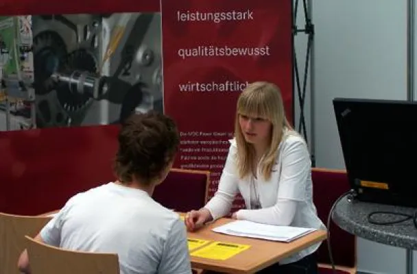 Bild: Staatssekretär Dr. Husung auf Bildungsmesse vocatium Berlin: Einladung Pressegespräch 24. Juni (Arena Berlin)