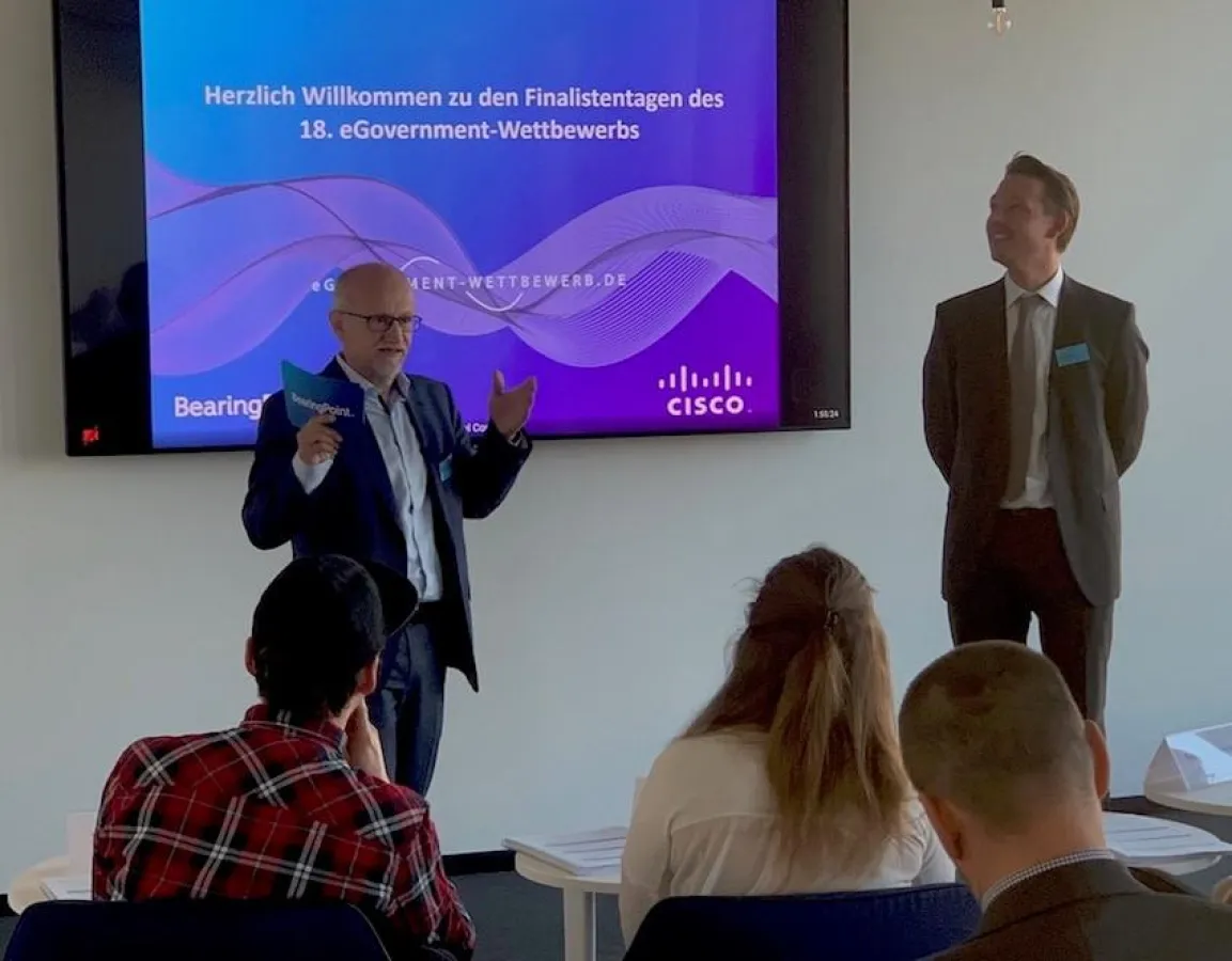 Peter Liebscher, BearingPoint, (links) und Jonas Rahe, Cisco Deutschland, bei der Eröffnung.