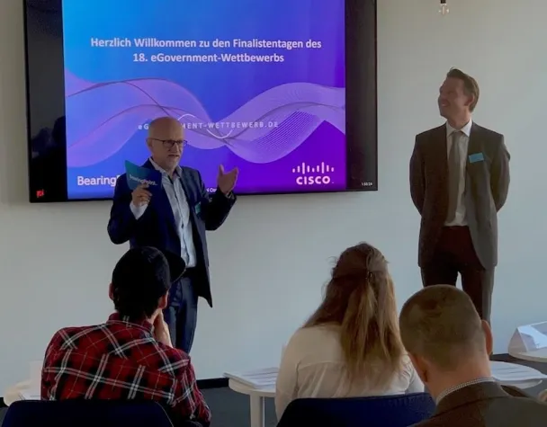 Bild: Smarte Verwaltung: Finalisten des eGovernment-Wettbewerbs von BearingPoint und Cisco präsentieren Innovationen
