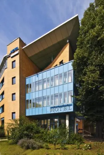 Ein Musicalspecial im Comfort Hotel Weißensee in Berlin: Hinterm Horizont - mit den Hits von Udo Lindenberg Bild: Ein Musicalspecial im Comfort Hotel Weißensee in Berlin: Hinterm Horizont - mit den Hits von Udo Lindenberg