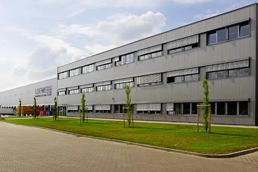 Zufriedene Kunden für LOEWE Logistics & Care Bild: Zufriedene Kunden für LOEWE Logistics & Care