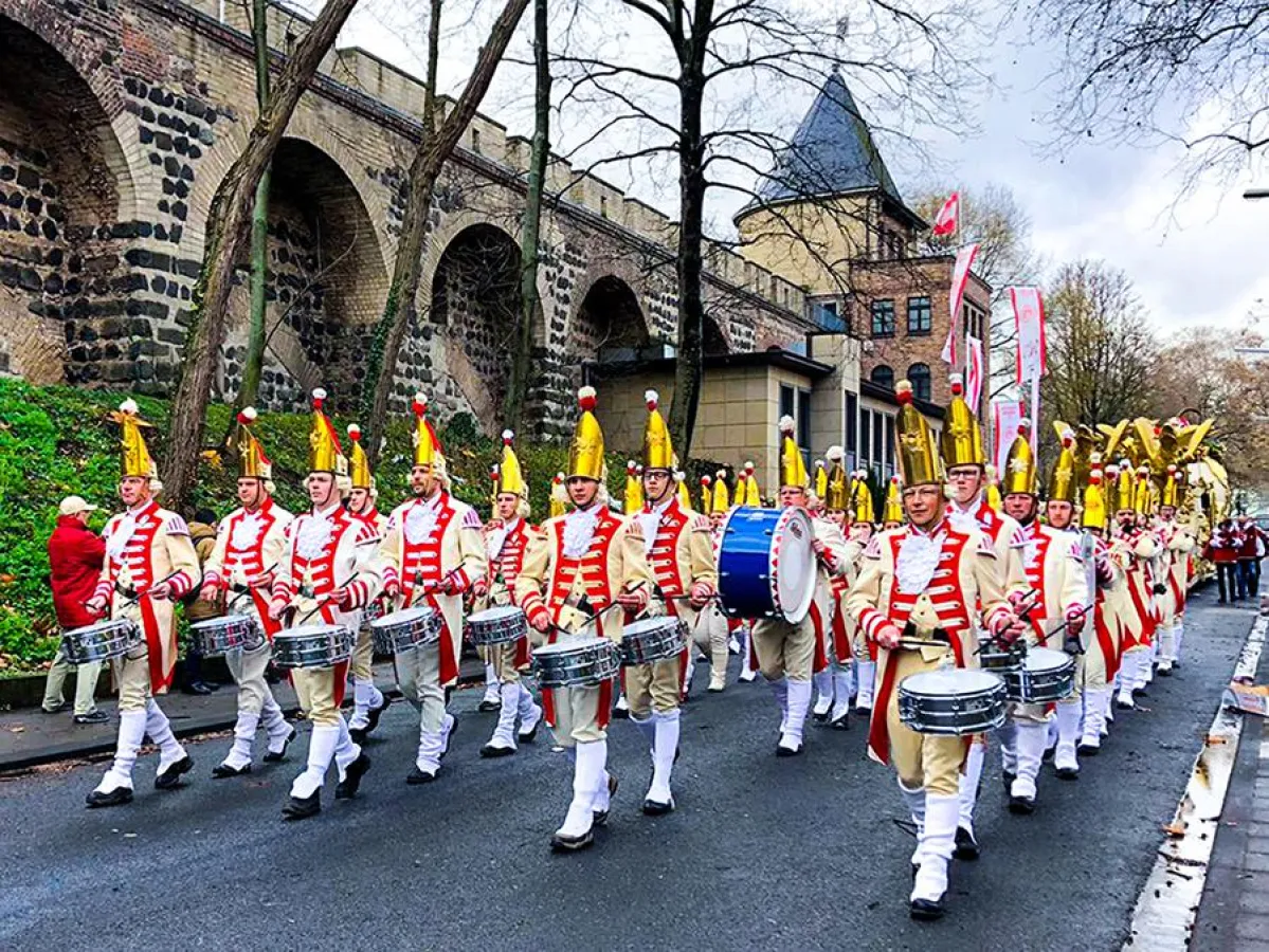 Der Spielmannszug Fürstenau beim Rosenmontagsumzug in Köln