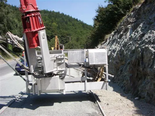 Felsenfest überzeugt von GL Verleih Arbeitsbühnen für Frankfurt Bild: Felsenfest überzeugt von GL Verleih Arbeitsbühnen für Frankfurt