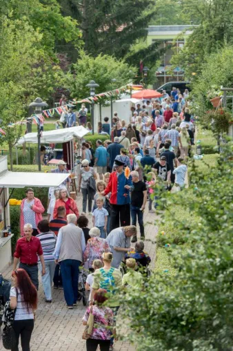 Sommerfest der Albert Schweitzer Stiftung – Wohnen & Betreuen - „Schweizer Sommerfrische“ in Blankenburg Bild: Sommerfest der Albert Schweitzer Stiftung – Wohnen & Betreuen - „Schweizer Sommerfrische“ in Blankenburg