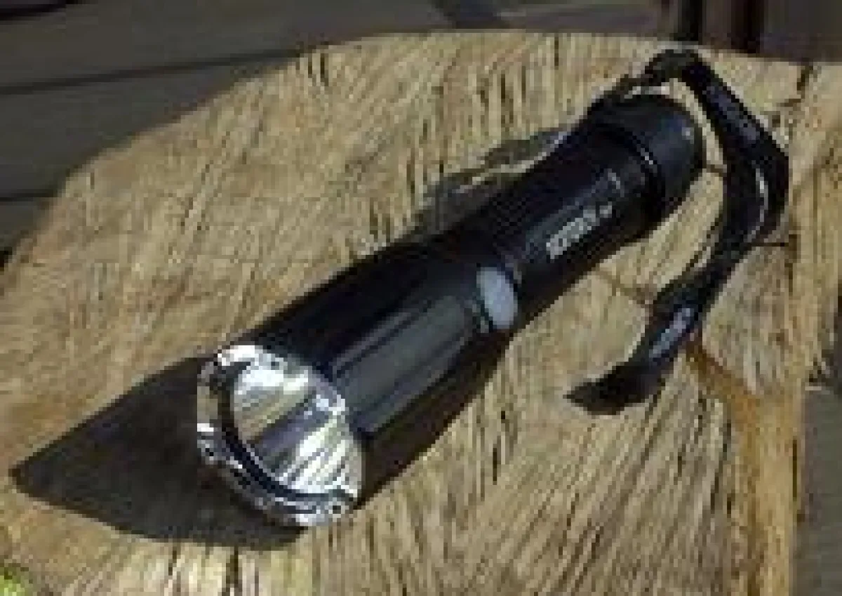 Neue Dienst-Taschenlampe der Polizei