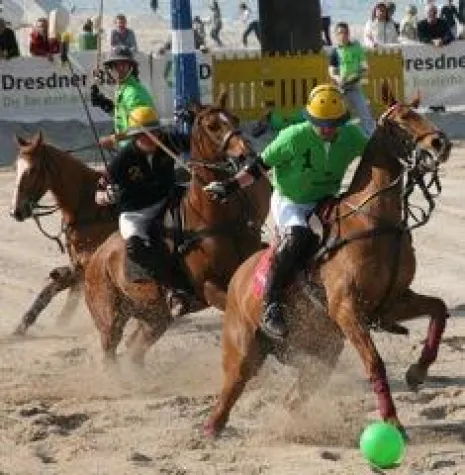 Bild: Beachpolo am Timmendorfer Strand hautnah und zum Anfassen