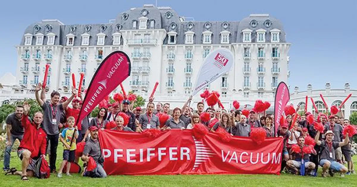 Pfeiffer Vacuum Mitarbeiterinnen und Mitarbeiter erfolgreich bei Corporate Games in Annecy