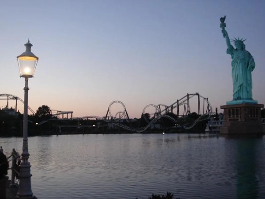 Der Heide-Park See liegt sonst so friedlich in mitten von Norddeutschlands größtem Familien- und Freizeitpark. Seit Kurzem allerd