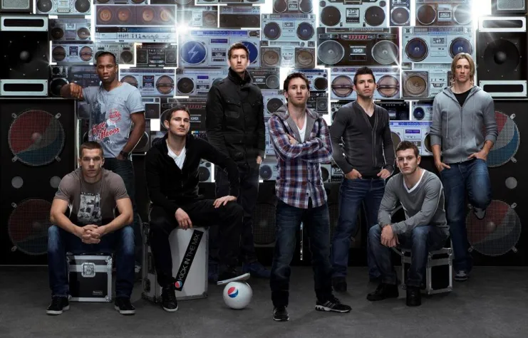 Messi, Podolski und andere Fußball-Idole treffen auf Star-DJ Calvin Harris zum “KICK IN THE MIX” für Pepsi Bild: Messi, Podolski und andere Fußball-Idole treffen auf Star-DJ Calvin Harris zum “KICK IN THE MIX” für Pepsi