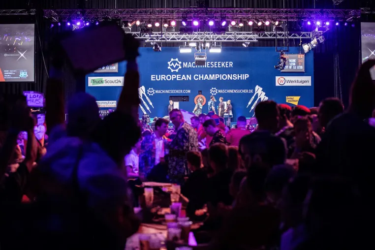 Bild: Werktuigen bei der Darts-EM 2023: Online-Marktplatz baut Reichweite aus 
