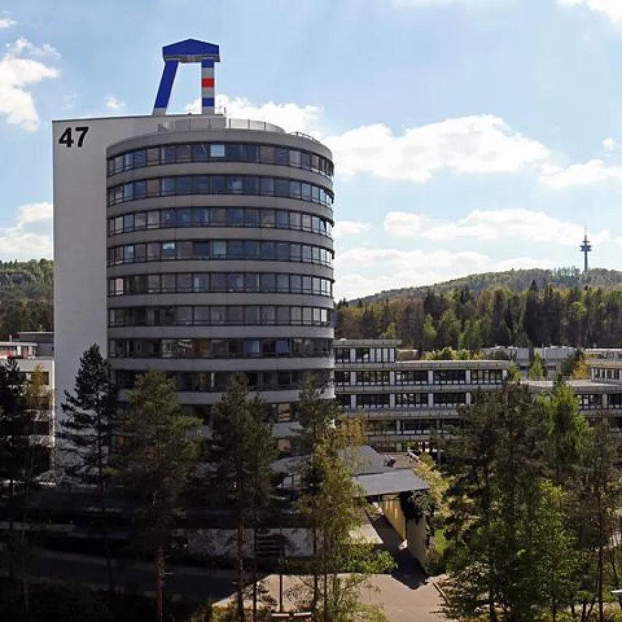 Verwaltungsturm der TU Kaiserslautern. Foto: Thomas Koziel.