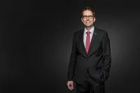 Bild: Glatthaar-Geschäftsführer Dirk Wetzel zum Vorsitzenden der Gütegemeinschaft Fertigkeller (GÜF) wieder