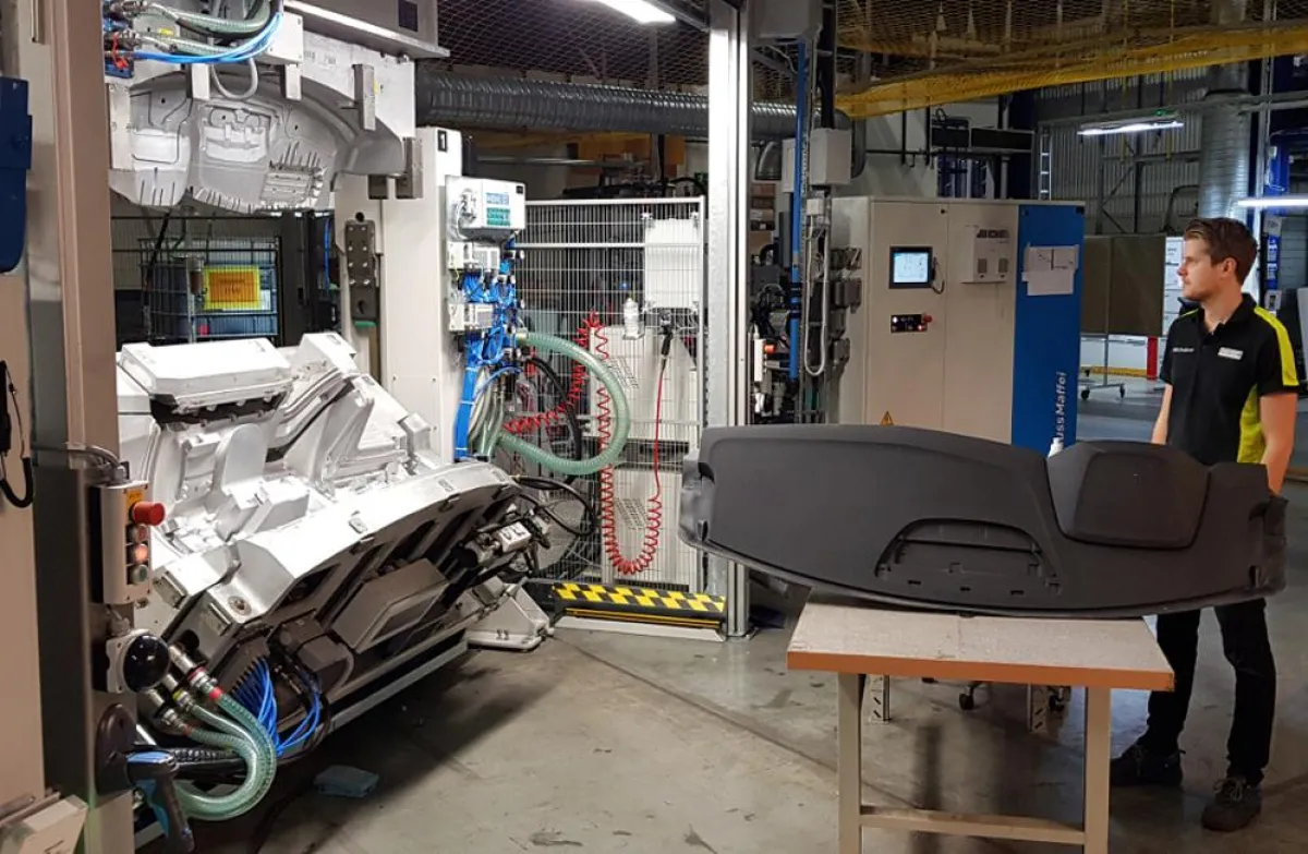 Kalibrieranlage zum Schaumformen von Armaturenbrettern