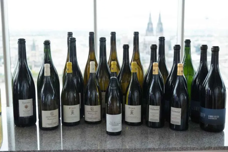 Bild: Veranstaltungsreihe „GROSSE WINZER – GROSSE WEINE“ im KölnSKY