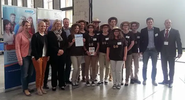 Data One Young Stars erneut als beste saarländische Schülerfirma ausgezeichnet Bild: Data One Young Stars erneut als beste saarländische Schülerfirma ausgezeichnet