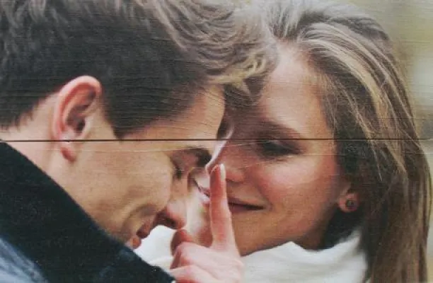 Bild: Das perfekte Valentinsgeschenk: Ein persönliches Foto auf Holz