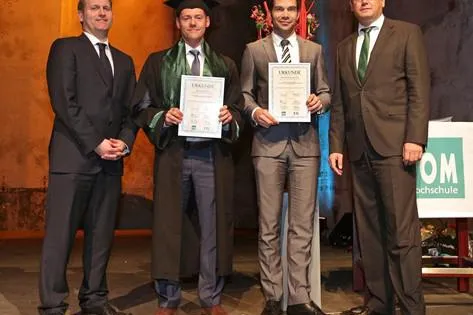 Auszeichnung für Duisburger Absolventen: Oliver Hasler und Sebastian Flaskamp erhalten ETL-Mittelstandspreis Bild: Auszeichnung für Duisburger Absolventen: Oliver Hasler und Sebastian Flaskamp erhalten ETL-Mittelstandspreis