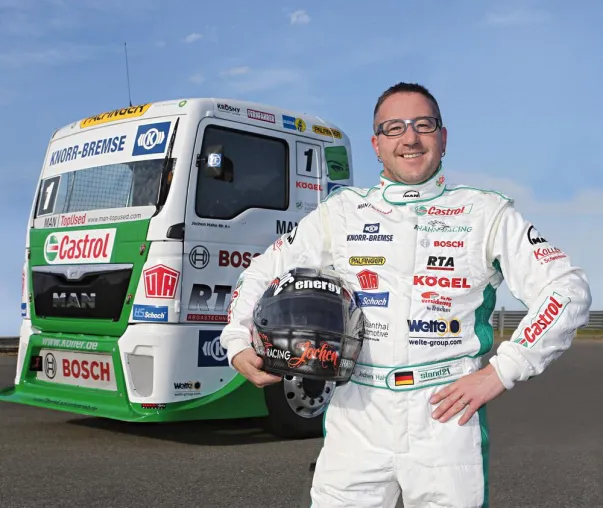 Kögel verlängert Sponsoringvertrag mit Dreifach-Europameister Jochen Hahn Bild: Kögel verlängert Sponsoringvertrag mit Dreifach-Europameister Jochen Hahn