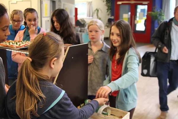 Bild: Mit einer AG Kantine fing es an | Eine neue Küche für die Max Brauer Schule