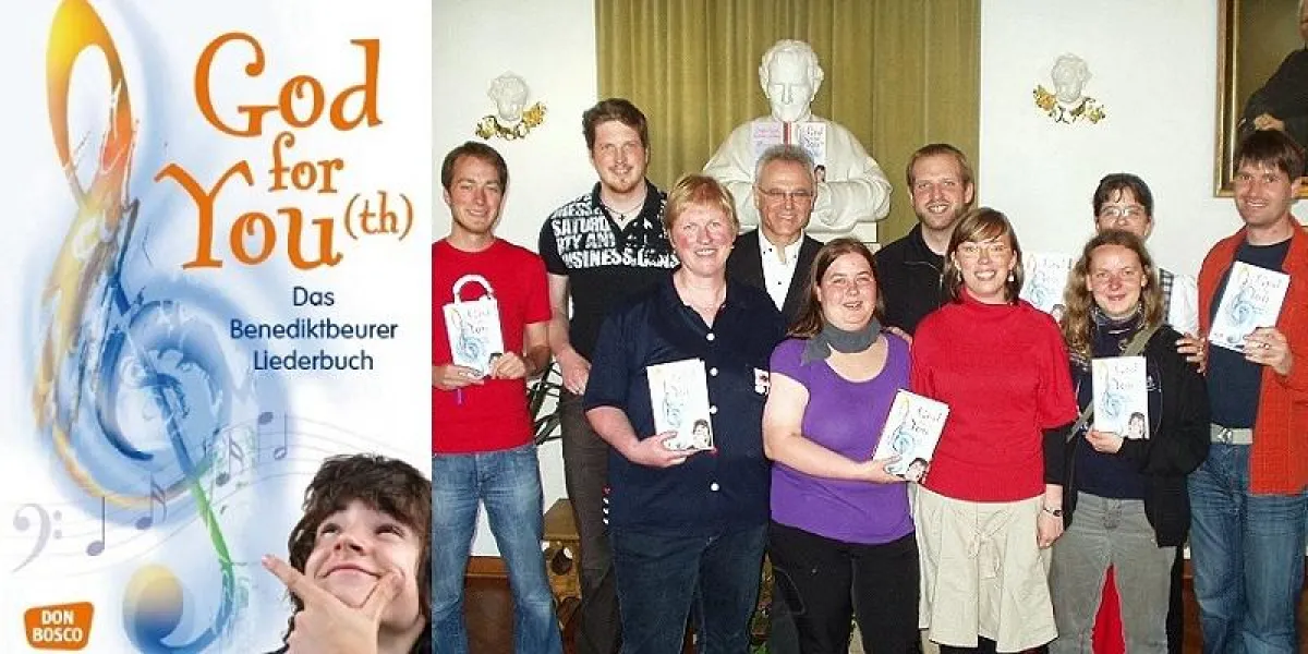 Präsentation des neuen Benediktbeurer Liederbuchs »God for You(th)«: re. Hauptorganisator Johannes Kaufmann SDB; unter der Don-Bosco-Statue Direktor Pater Claudius Amann SDB