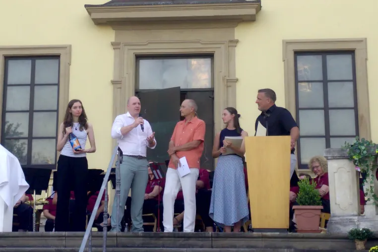 Besondere Ehre für Kita Digital: Landrat ernennt Sebastian Götz zum Weinpaten 2026 Bild: Besondere Ehre für Kita Digital: Landrat ernennt Sebastian Götz zum Weinpaten 2026