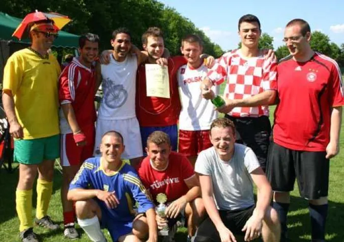 Bild: Fußballturnier an der Rheinischen: Dozenten spielen gegen Studenten um den “Rheinischen Cup”