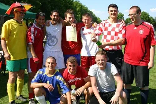 Bild: Fußballturnier an der Rheinischen: Dozenten spielen gegen Studenten um den “Rheinischen Cup”