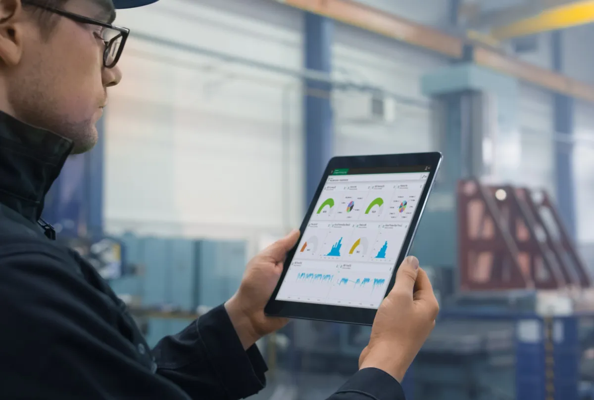  Mit Version 3.2 ermöglicht ibaDaVIS Echtzeit-Dashboards und neue Perspektiven auf Zeitbereichsdaten (© iba AG)