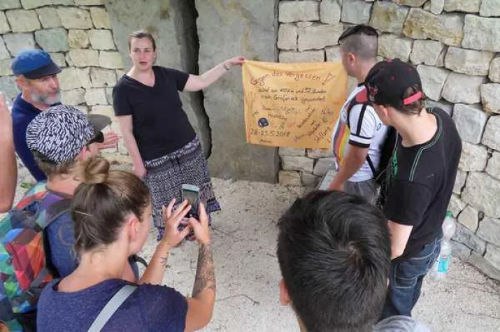 Gedenkwanderung nach Grafeneck Bild: Gedenkwanderung nach Grafeneck