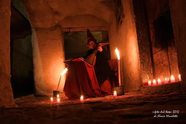 Verhext und zugenäht: Hexenfeste und Legenden in den Ossola-Tälern Bild: Verhext und zugenäht: Hexenfeste und Legenden in den Ossola-Tälern