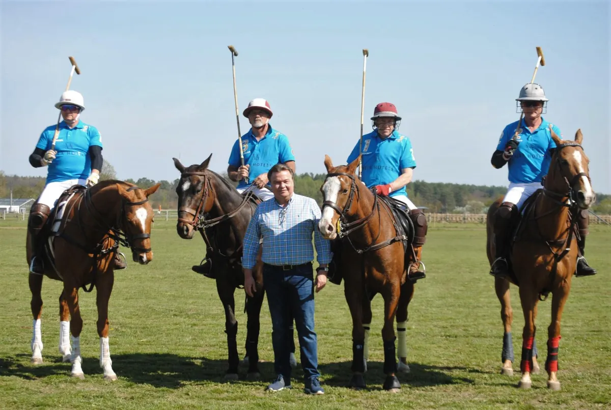 Das VELA HOTELS Beach Polo-Team mit Stefan Ader. (Foto: Thomas Strunck)