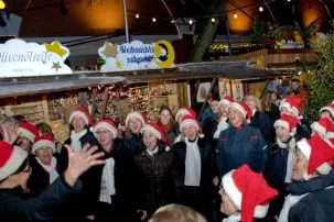 Bild: Mit den Harmunichs und a-cappella Barbershop-Swing durch die Vorweihnachtszeit