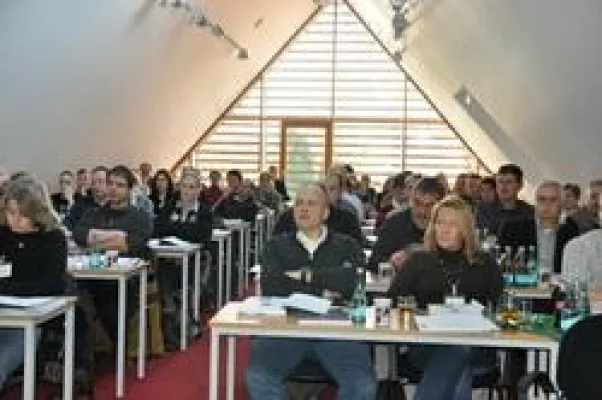 Bild: AVA-Pferdeseminar für Tierärztinnen und Tierärzte in der Pferdebetreuung ausgebucht