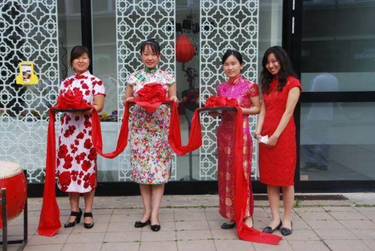 Das Team von Liangtse Wellness Berlin begrüßt die Gäste am Kurfürstendamm