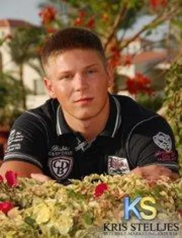 Bild: 22 jähriger verdient im Internet mehr als jeder Abteilungsleiter