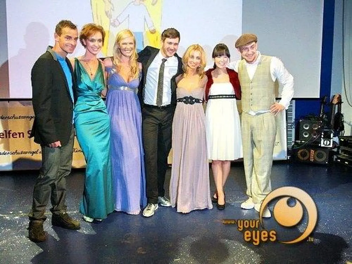 Kinderschutzengel im Einsatz: v.l. Andreas Niedrig,Conny Niedrig,Verena Wried,Jochen Schropp, Jacqueline Boy, Nela Panghy-Lee,Bürger Lars Dietrich