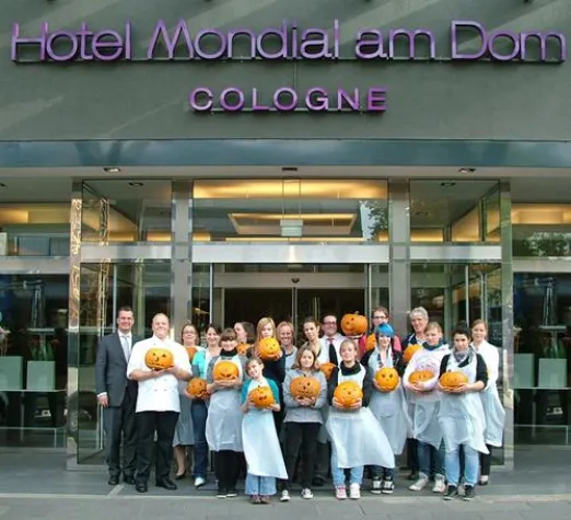 Halloween-Kürbisse lassen Kinderaugen leuchten Bild: Halloween-Kürbisse lassen Kinderaugen leuchten