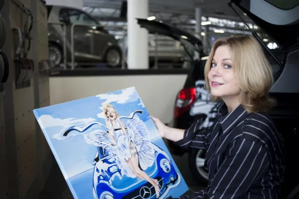 Bild: Kunst Dresden- Kunstausstellung von Valerie Ry Andersen in der Mercedes-Benz Niederlassung verlängert.