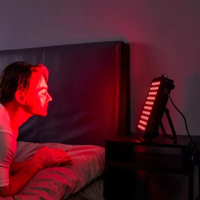 Bild: Schlaflosigkeit bekämpfen: Wie die Bestqool Rotlichttherapie Melatonin steigert